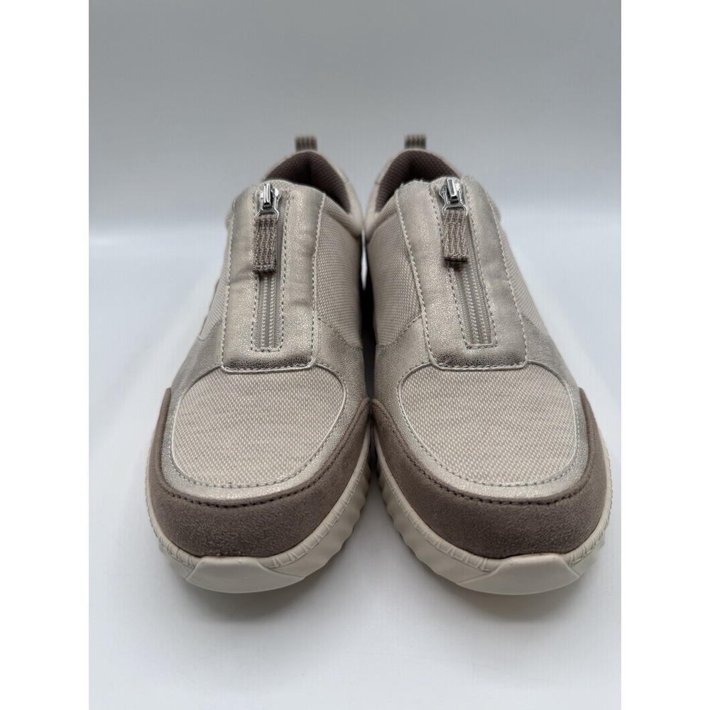 BZees Winner Comfort Sneaker, Women's 10 M, Beige,Gold Metallic Accents,Zip,NIB - Picture 3 of 16